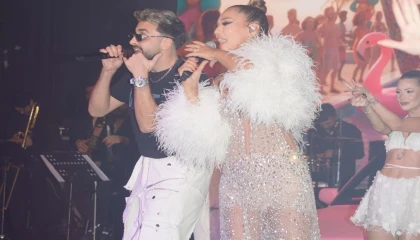 Demet Akalın’dan ’yerinde dur’amayan konser!