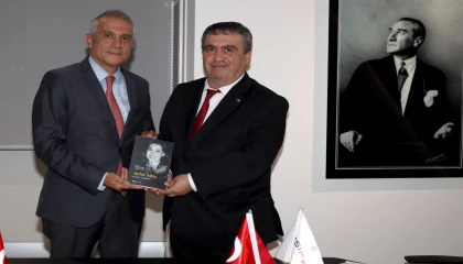 Emekli büyükelçiden ekonomi muhabirlerine ’protokol’ dersi