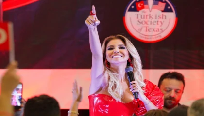 Gülben Ergen Amerika turnesine Dallas’tan başladı