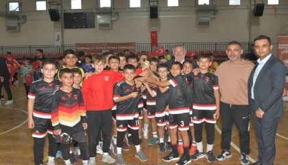 İzmir Çiğli’de Cumhuriyet coşkusu Futsal sahasında zirveye taşındı