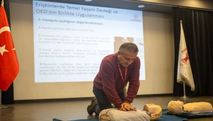 İzmir’de Bornovalı muhtarlara hayat kurtarmayı öğreten eğitim