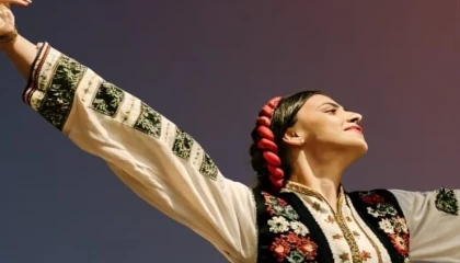 İzmirli kadınlara özel halk oyunları kursu