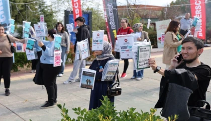 Kocaeli Üniversitesi’nde kitaplar dalından toplandı
