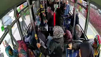 Kocaeli’de otobüs şoföründen duyarlı davranış