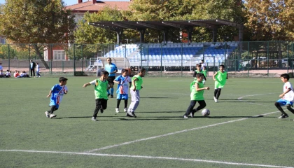 Konya Karatay’da ilkokullar arası futbol heyecanı