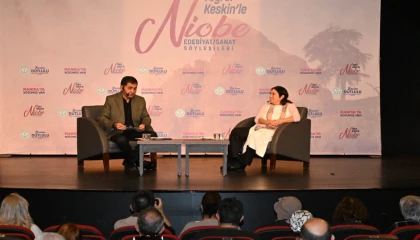 Latife Tekin Manisa’da sanatseverlerle buluştu