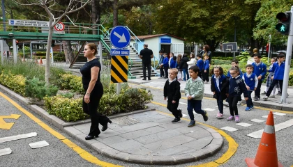 Minik sürücüler trafik bilinciyle yetişiyor