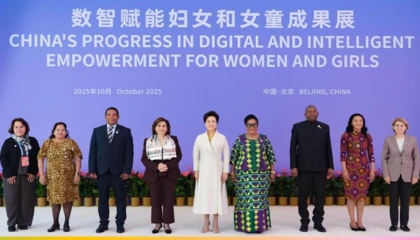 Peng Liyuan’dan kadınlar ve kız çocukları için teknoloji çağrısı