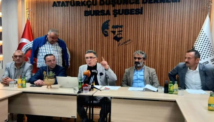 ADD Bursa: Cumhuriyeti ve devrimi her gün anıyoruz, koruyacağız