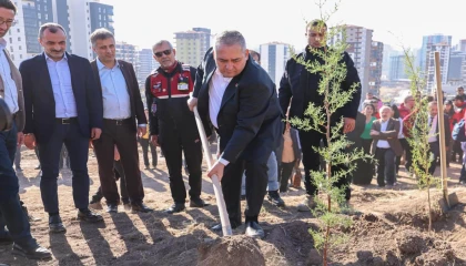 Ankara Keçiören’de fidanlar toprakla buluştu
