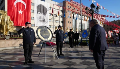 Ankara Keçiörenliler Ata’ya saygı için meydanda buluştu
