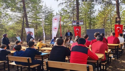 Ankara’da sınıf bir günlüğüne ormana taşındı