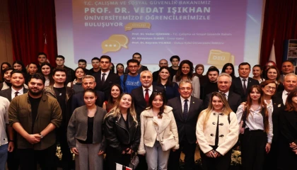 Bakan Işıkhan Dokuz Eylül Üniversitesi’nde öğrencilerle buluştu