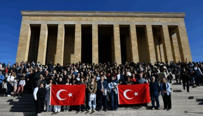 Balıkesirli gençlerden Ata’ya vefa ziyareti