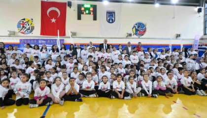 Başkent’te ikinci ’Fabrika Voleybol Okulu’ açıldı