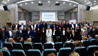 Bornova’da Muhtarlar Akademisi başladı