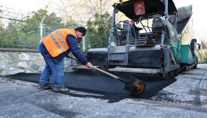Bursa Osmangazi’de yol çalışmaları sürüyor