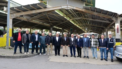 Bursa Yıldırım’da Başkan Yılmaz pazar esnafıyla buluştu