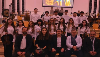 Bursa Zeki Müren Lisesi öğrencileri Avrupa’da sahneyi büyüledi