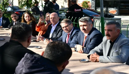 Bursa’da Başkan Yılmaz Vakıf Mahallesi’nde vatandaşlarla buluştu