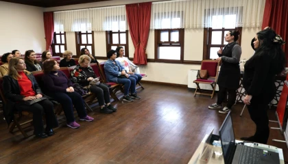 Bursa’da kadınlar şiddet türlerini Osmangazi’de öğrendi