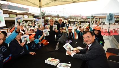 Bursa’da Osmangazi Kitap Fuarı zengin içeriğiyle sürüyor
