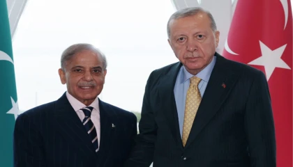 Cumhurbaşkanı Erdoğan, Pakistan Başbakanı Şahbaz Şerif ile Bakü’de görüştü