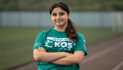 Darüşşafaka koşucusu İnci Naz Sönmez maratonun ’en iyi koşucusu’ seçildi