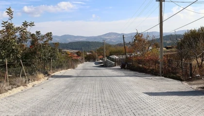 Denizli’de kilit parke çalışmalarıyla modern yol konforu