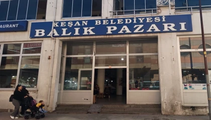 Edirne Keşan Balık Pazarı’nda kanalizasyon sorunu sürüyor!