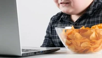 Ekran bağımlılığı ağız sağlığını da etkiliyor!