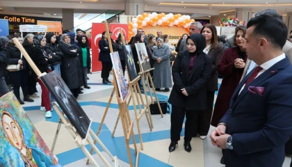 Erzurum’da ’25 Kadın 25 Hikâye’ sergisi açıldı