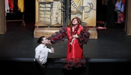 “Eyvah Nadir” İstanbul’da ayakta alkışlandı