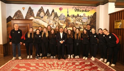 Galatasaray Sutopu Takımı’ndan Başkan Arı’ya ziyaret