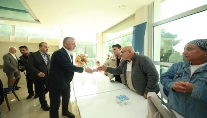 Gebze’de evlerine giremeyen ailelere moral ziyareti