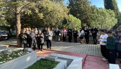 Genç yaşta yitirilen Yekta Baydar, okulu ve mezarı başında anıldı