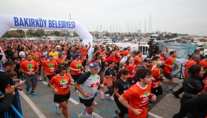 İstanbul Bakırköy’de öğretmenler günü için 2 bin 800 kişi koştu