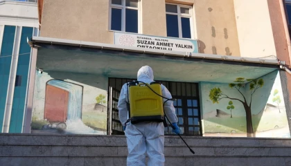 İstanbul Maltepe’de okullar dezenfekte ediliyor
