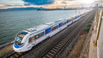 İzmir Büyükşehir’den Tugay’dan TCDD’ye sert çıkış: Ray kirasını sıfırlayın, 90 dakikayı hemen getireyim