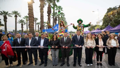 İzmir Kültürpark’ta rengarenk buluşma