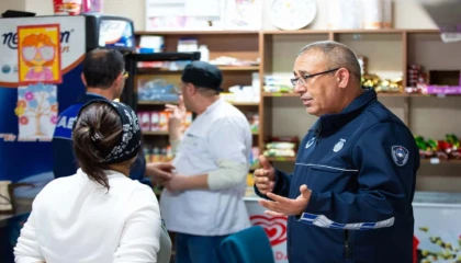 İzmir Narlıdere’de zabıta ekiplerinden kantinlere sıkı denetim