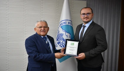Kayseri Büyükşehir’de ’dönüşüm’ ödülü