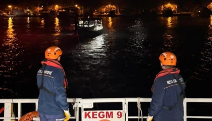 Kireçburnu açıklarındaki pervane arızası yaşayan tekne Tarabya’ya yanaştırıldı