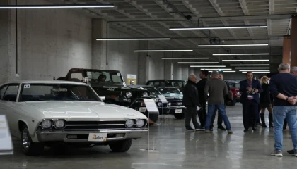 Klasik otomobil müzayedesine yoğun ilgi