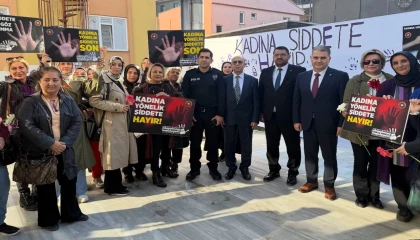 Kocaeli Gölcük’te kadına şiddete karşı farkındalık etkinliği