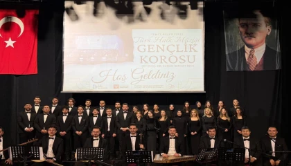 Kocaeli İzmit’te THM Gençlik Korosu’ndan muhteşem konser
