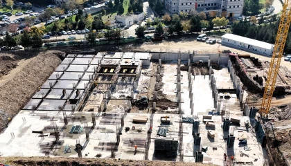 Kocaeli Umuttepe Kampüsü’nde camii ve otopark inşaatı yükseliyor