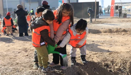 Konya Karatay’da 10 bin 400 metrekarelik alana fidan dikildi