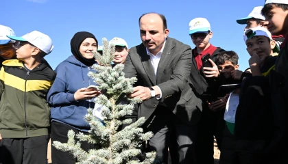 Konya’da Başkan Altay öğrencilerle birlikte fidan dikti