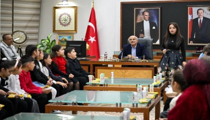 Malatya’da küçük kalplerden Başkan Er’e anlamlı ziyaret